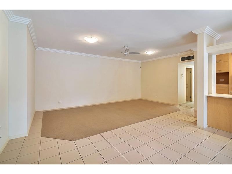 8 Parnoo Street “Chevron Mansions”, Chevron Island QLD 4217