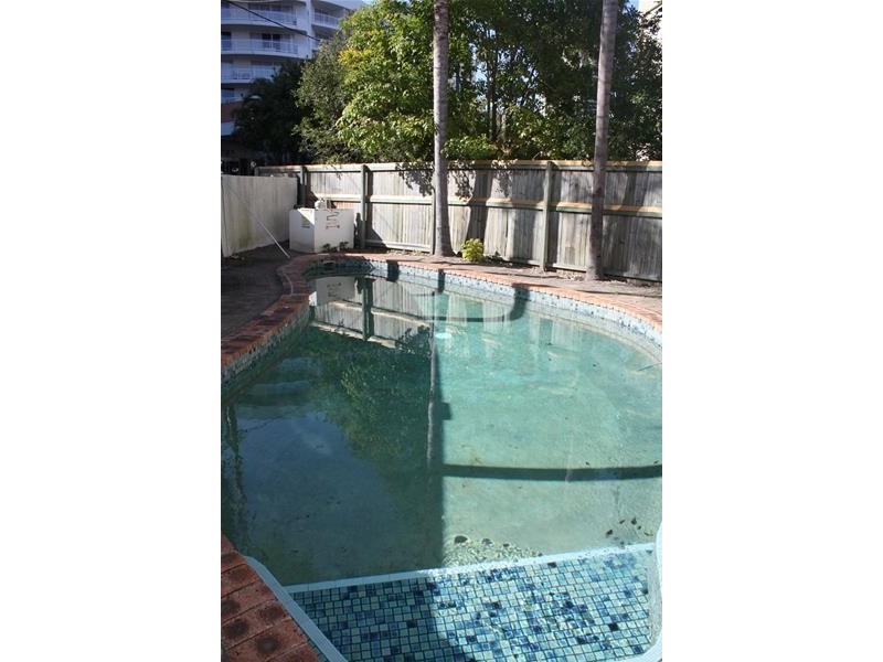 2/8 Acacia Avenue, Surfers Paradise QLD 4217