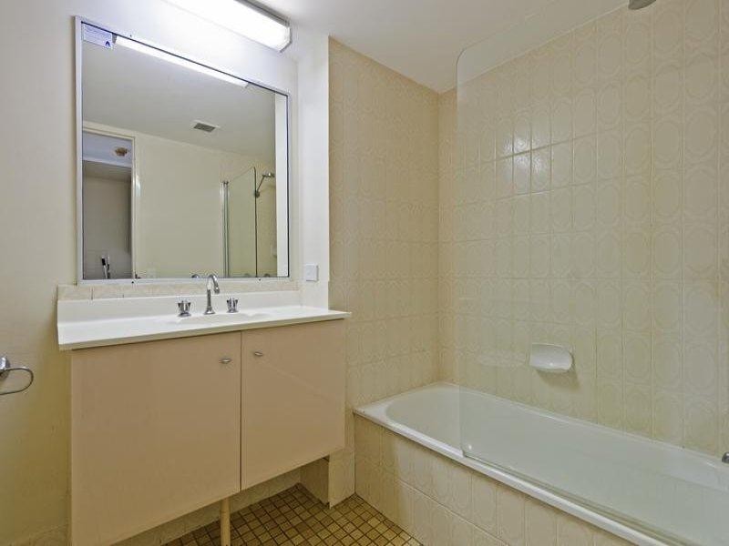 43 Enderley Avenue, Surfers Paradise QLD 4217