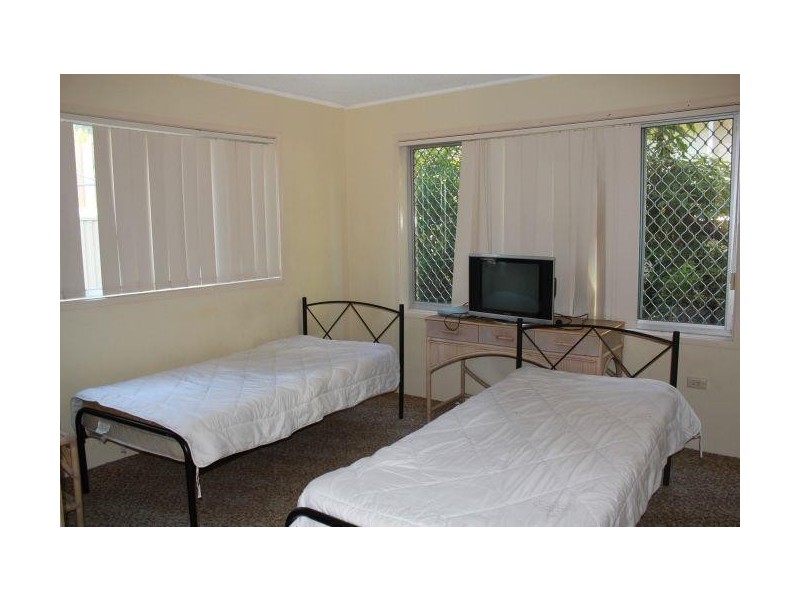 26 Leonard Avenue, Surfers Paradise QLD 4217