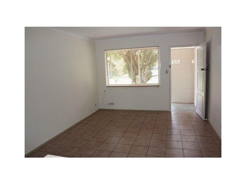 6 Weemala Street, Chevron Island QLD 4217