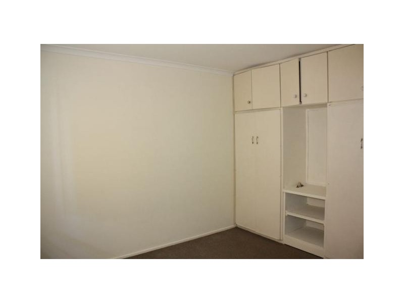 6 Weemala Street, Chevron Island QLD 4217