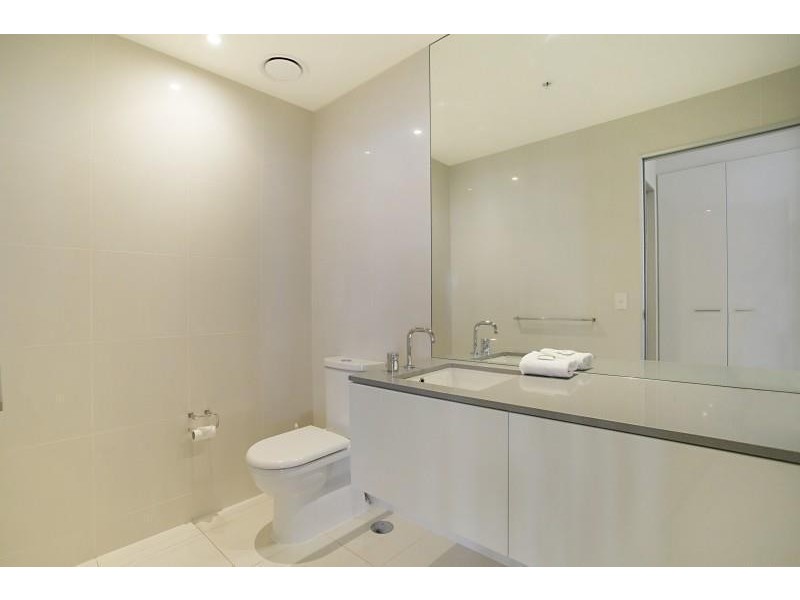 9 Ferny Avenue ‘Circle on Cavill’, Surfers Paradise QLD 4217