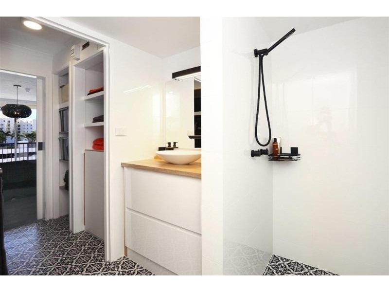 707 ‘Centrepoint’ 67 Ferny Avenue, Surfers Paradise QLD 4217