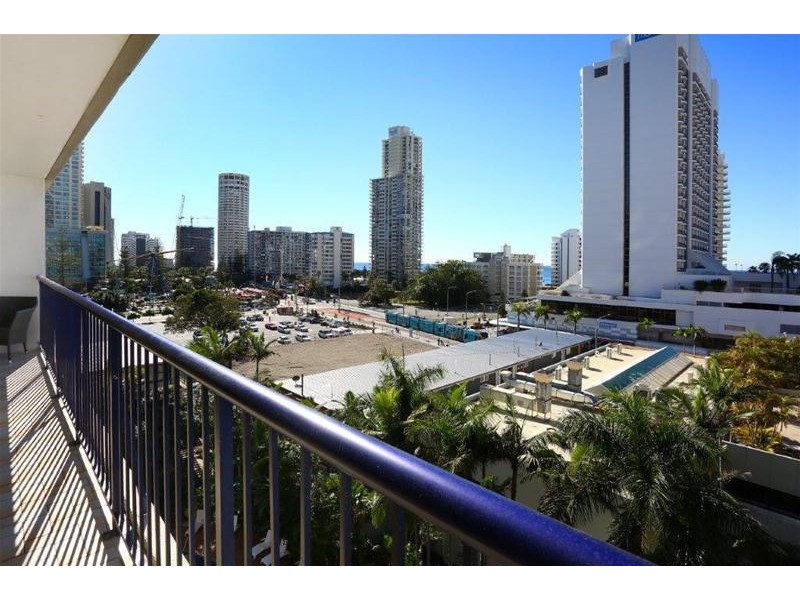 707 ‘Centrepoint’ 67 Ferny Avenue, Surfers Paradise QLD 4217