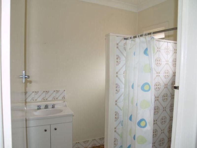 29 Leonard Avenue, Surfers Paradise QLD 4217