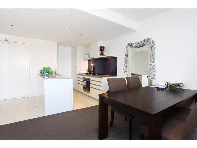 9 Ferny Avenue, ‘Circle on Cavill’, Surfers Paradise QLD 4217