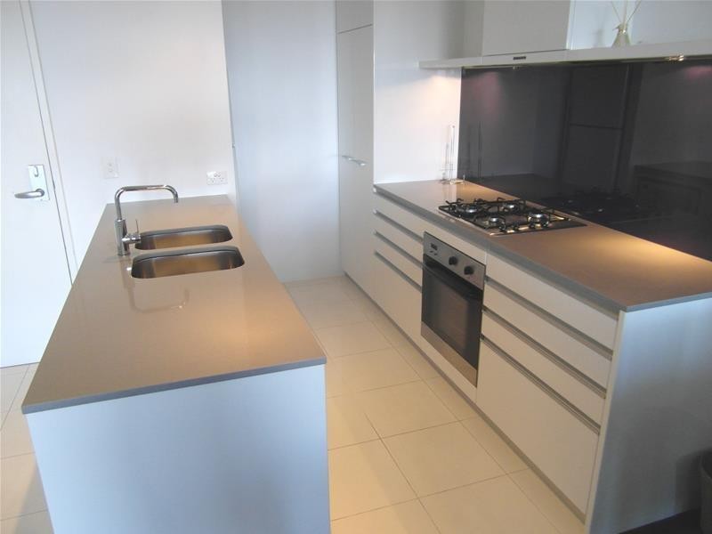 9 Ferny Avenue, ‘Circle on Cavill’, Surfers Paradise QLD 4217