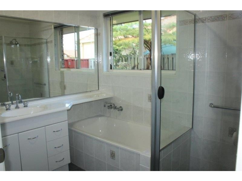 91 Yodelay Street, Varsity Lakes QLD 4227