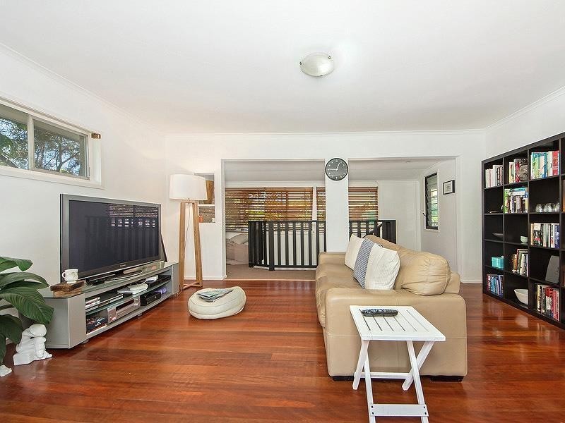 3 Grevillia Avenue, Southport QLD 4215