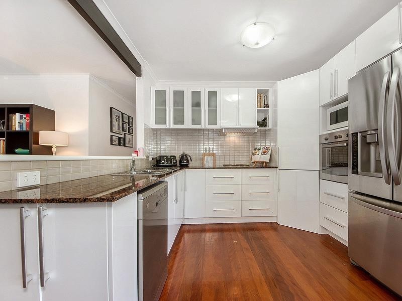 3 Grevillia Avenue, Southport QLD 4215