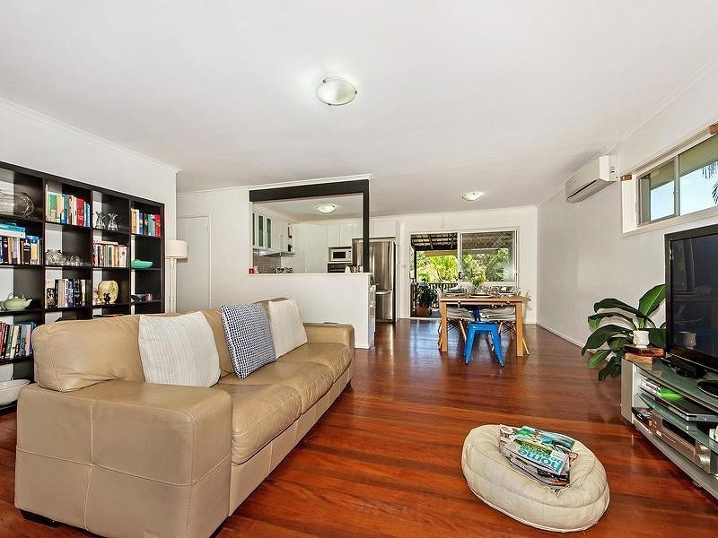 3 Grevillia Avenue, Southport QLD 4215