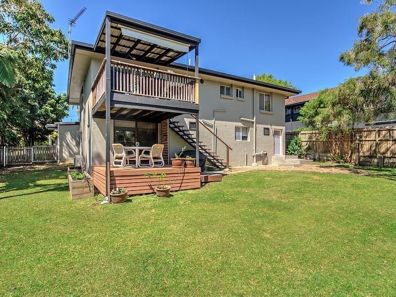 3 Grevillia Avenue, Southport QLD 4215