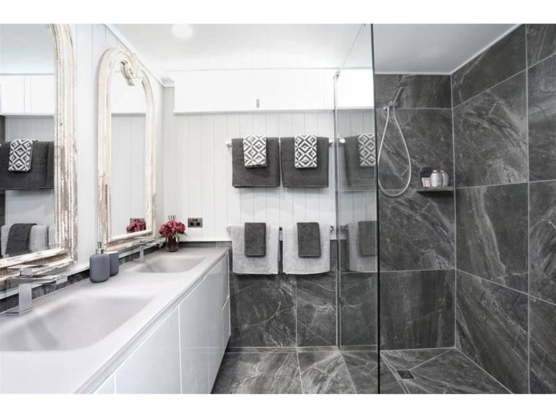 121/40 Watson Esplanade, Surfers Paradise QLD 4217