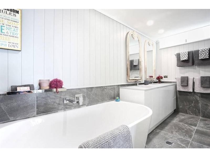 121/40 Watson Esplanade, Surfers Paradise QLD 4217