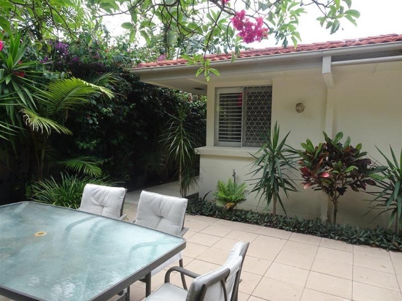 16 Illawong Street, Surfers Paradise QLD 4217