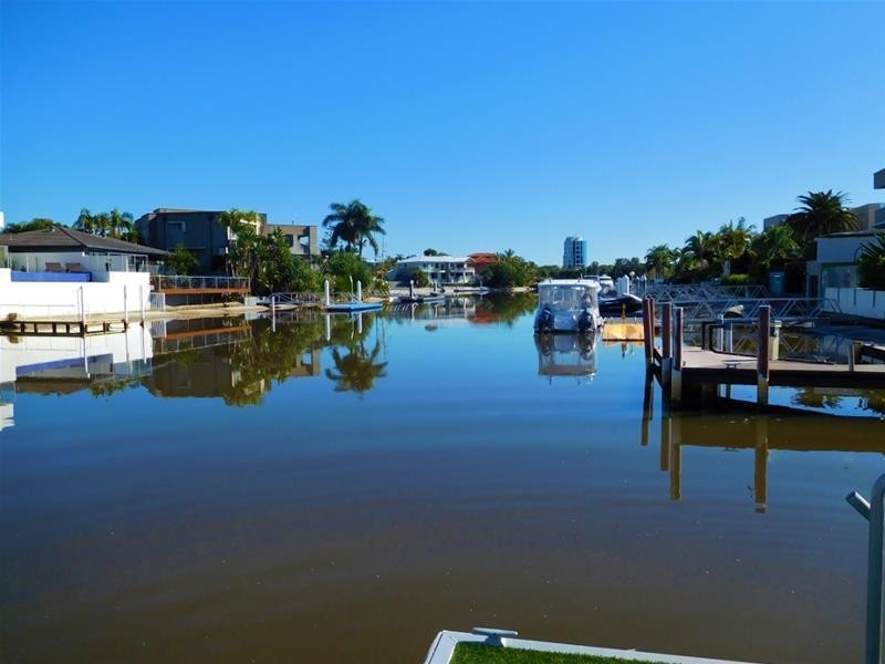 46 The Promenade, Isle Of Capri QLD 4217