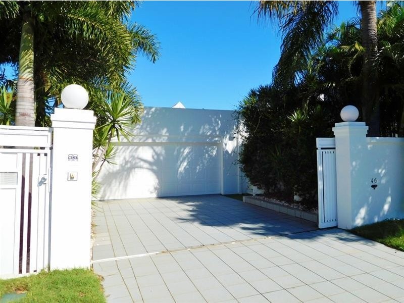 46 The Promenade, Isle Of Capri QLD 4217