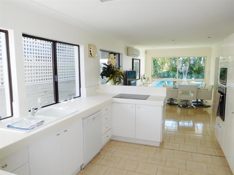 46 The Promenade, Isle Of Capri QLD 4217