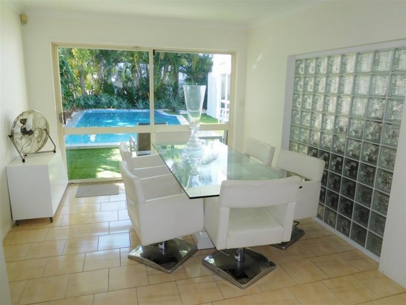 46 The Promenade, Isle Of Capri QLD 4217