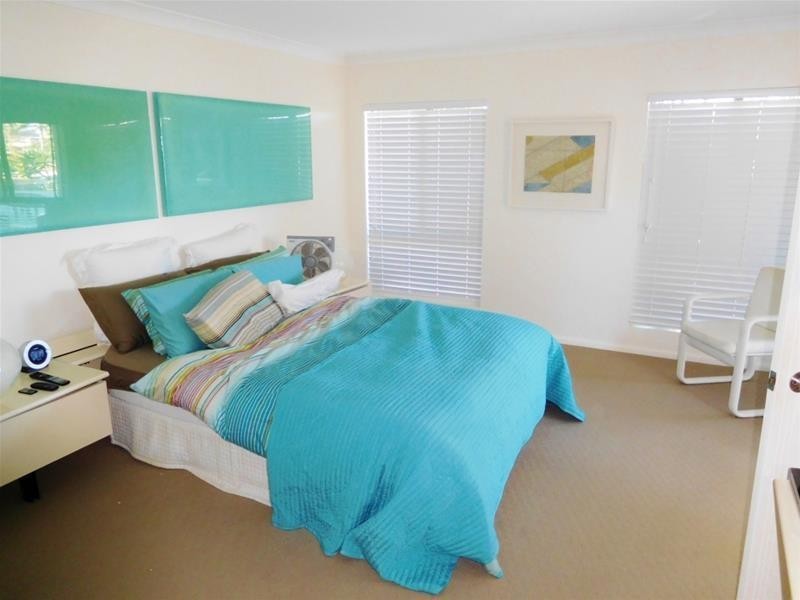 46 The Promenade, Isle Of Capri QLD 4217