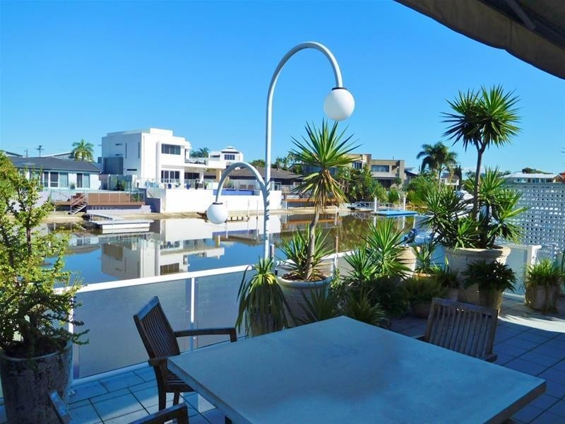 46 The Promenade, Isle Of Capri QLD 4217