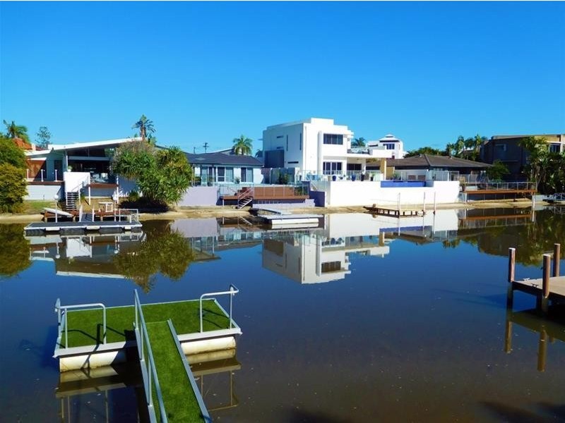 46 The Promenade, Isle Of Capri QLD 4217