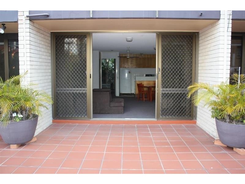 2/21 Old Burleigh Road, Surfers Paradise QLD 4217