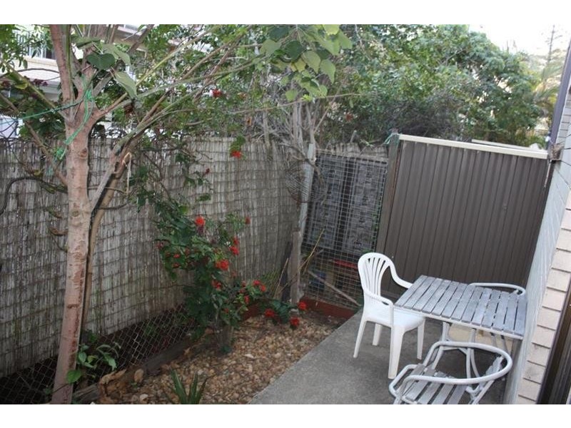 2/21 Old Burleigh Road, Surfers Paradise QLD 4217