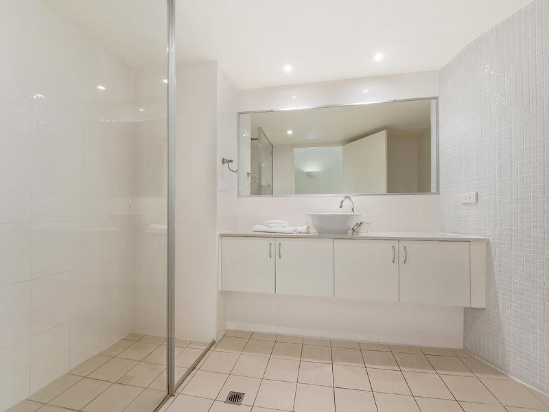 9C/18 Aubrey Street “The Regent”, Surfers Paradise QLD 4217