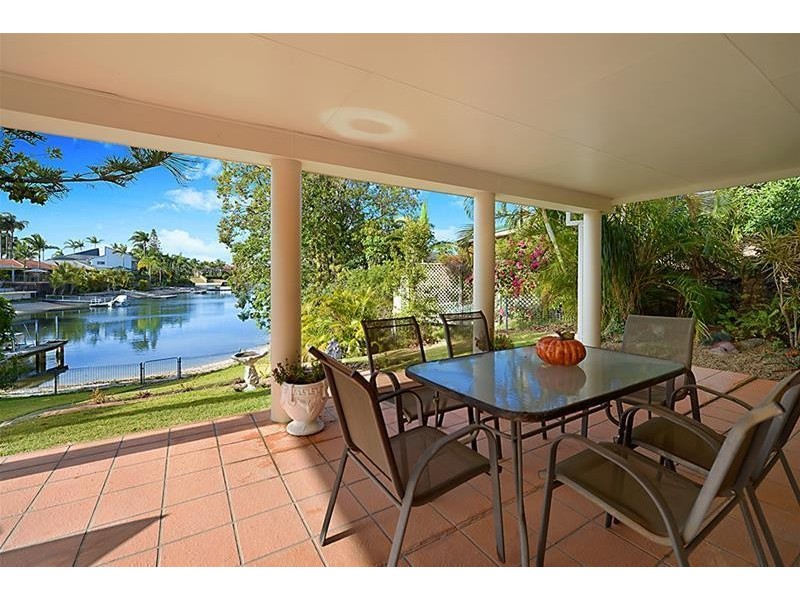 1 Lothian Avenue, Sorrento QLD 4217