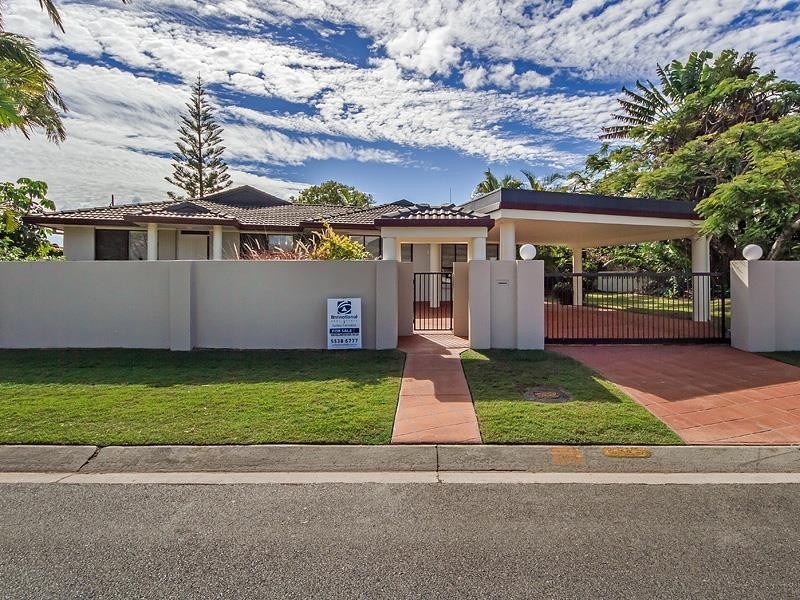 1 Lothian Avenue, Sorrento QLD 4217