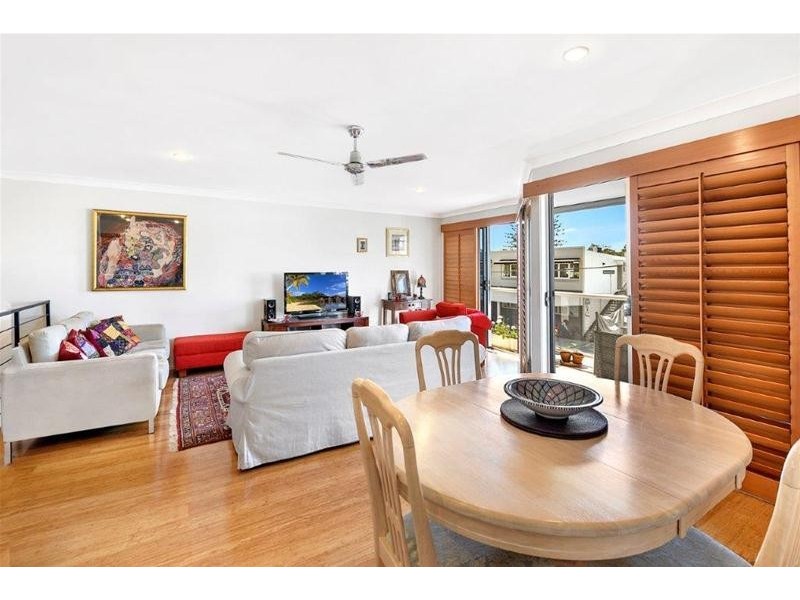 1/38 Pine Avenue, Surfers Paradise QLD 4217