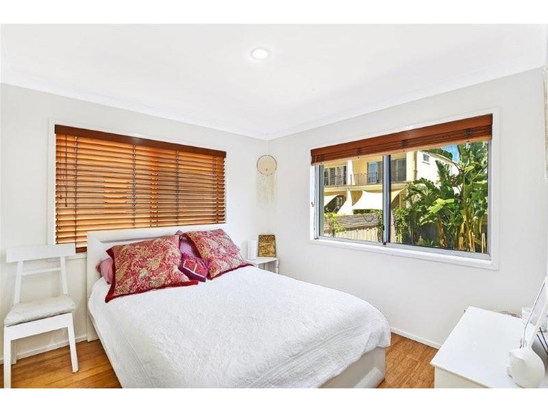 1/38 Pine Avenue, Surfers Paradise QLD 4217