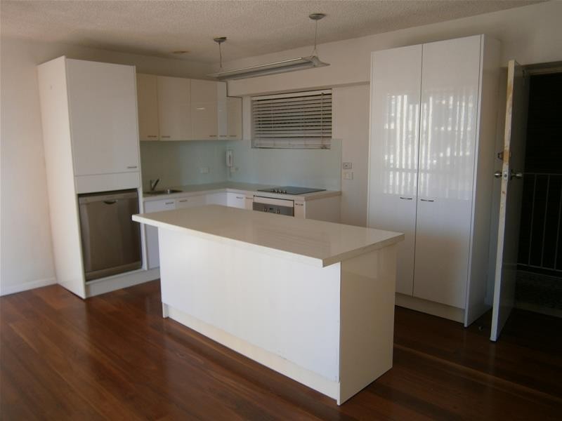 3049 Surfers Paradise Boulevard (Paradise Towers), Surfers Paradise QLD 4217