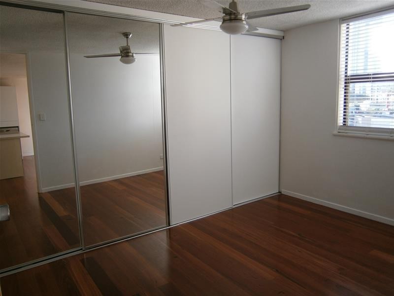 3049 Surfers Paradise Boulevard (Paradise Towers), Surfers Paradise QLD 4217