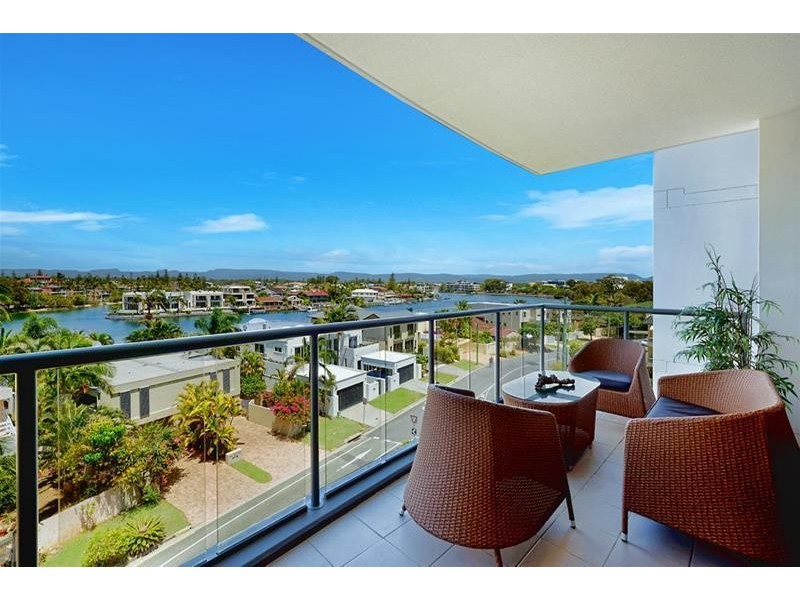 502/6  Tarcoola Crescent ‘Riva on Chevron’, Chevron Island QLD 4217