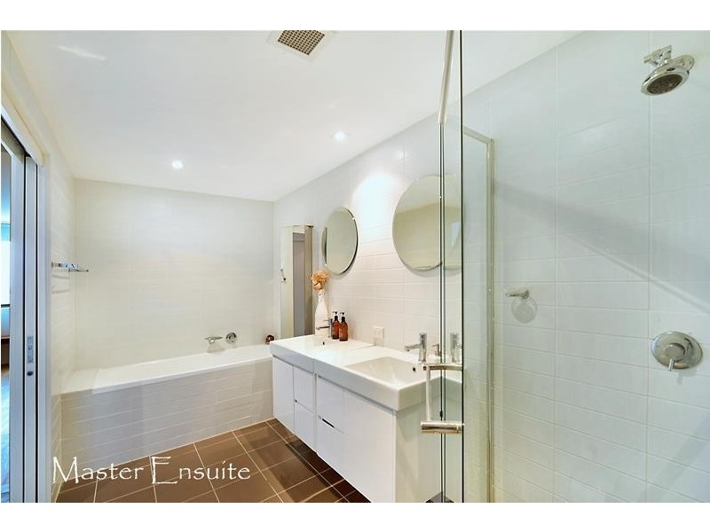 502/6  Tarcoola Crescent ‘Riva on Chevron’, Chevron Island QLD 4217