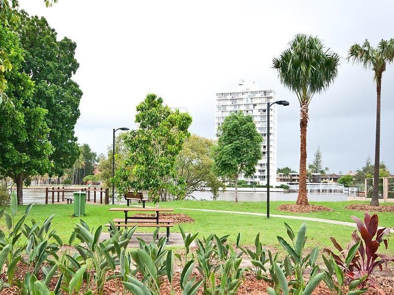 502/6  Tarcoola Crescent ‘Riva on Chevron’, Chevron Island QLD 4217