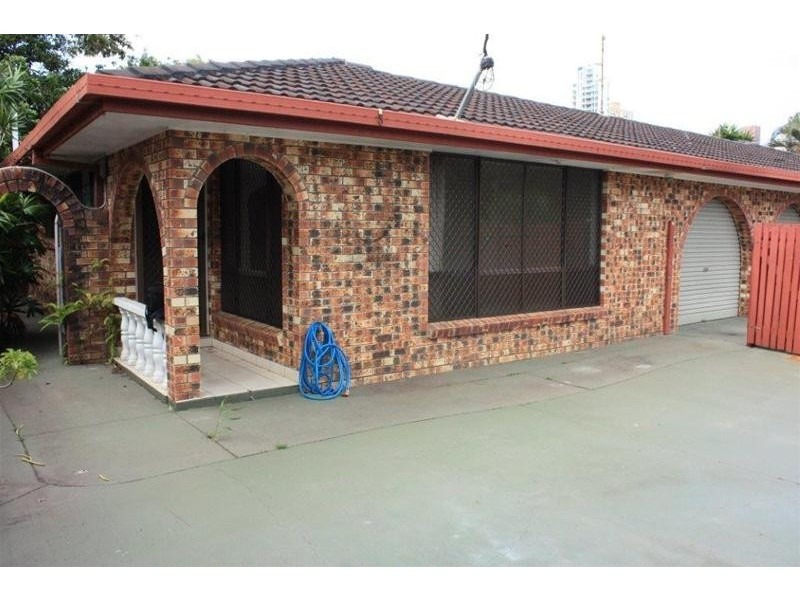 1/19 Thomas Drive, Chevron Island QLD 4217