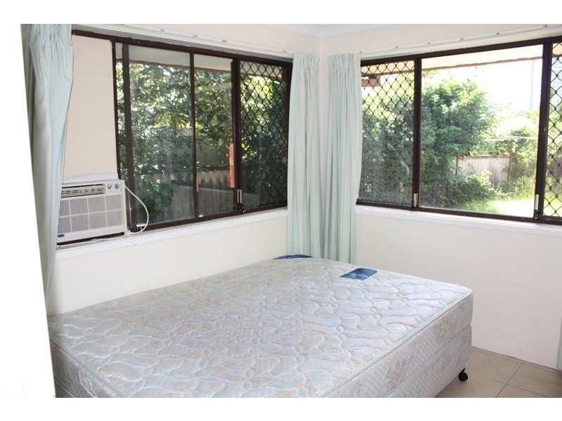 1/19 Thomas Drive, Chevron Island QLD 4217