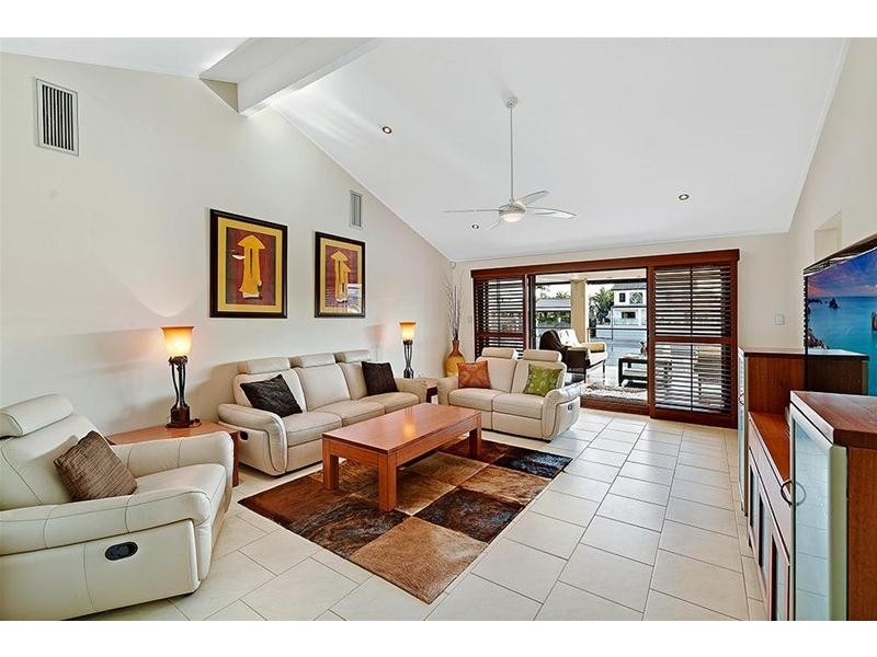 18 Buccaneer Court, Surfers Paradise QLD 4217