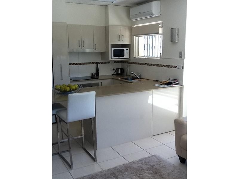 34  Hanlan Street, Surfers Paradise QLD 4217