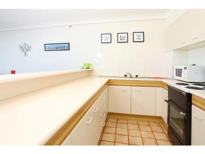 18 Hanlan Street “Beachcomber”, Surfers Paradise QLD 4217