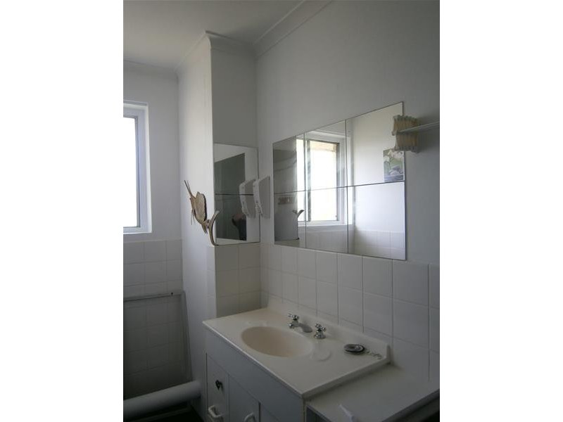 22 Leonard Avenue, Surfers Paradise QLD 4217