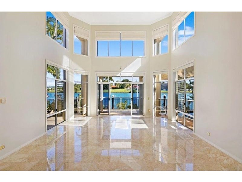 145 Commodore Drive, Paradise Waters QLD 4217