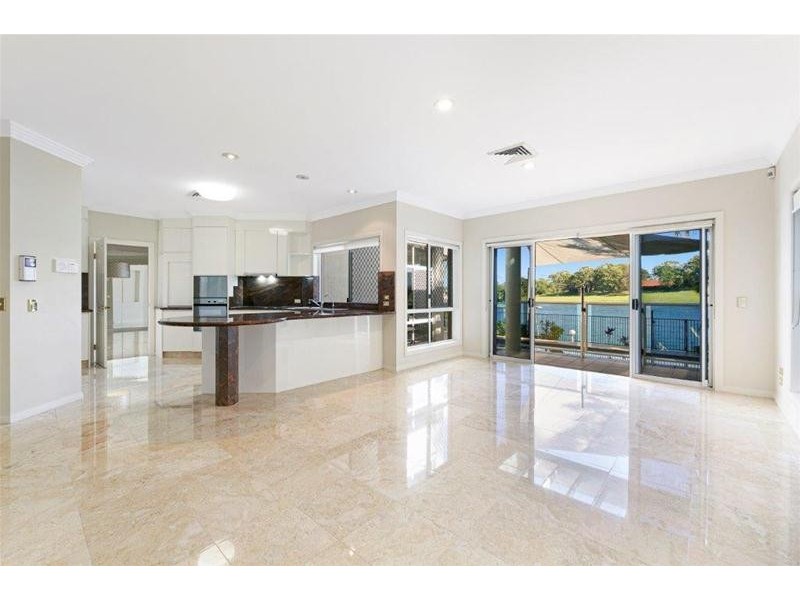 145 Commodore Drive, Paradise Waters QLD 4217