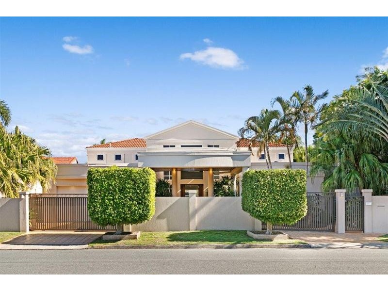 145 Commodore Drive, Paradise Waters QLD 4217