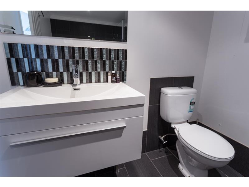 2940 Gold Coast Highway “Silverton”, Surfers Paradise QLD 4217