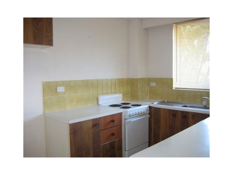 186 Ferny Avenue, Surfers Paradise QLD 4217